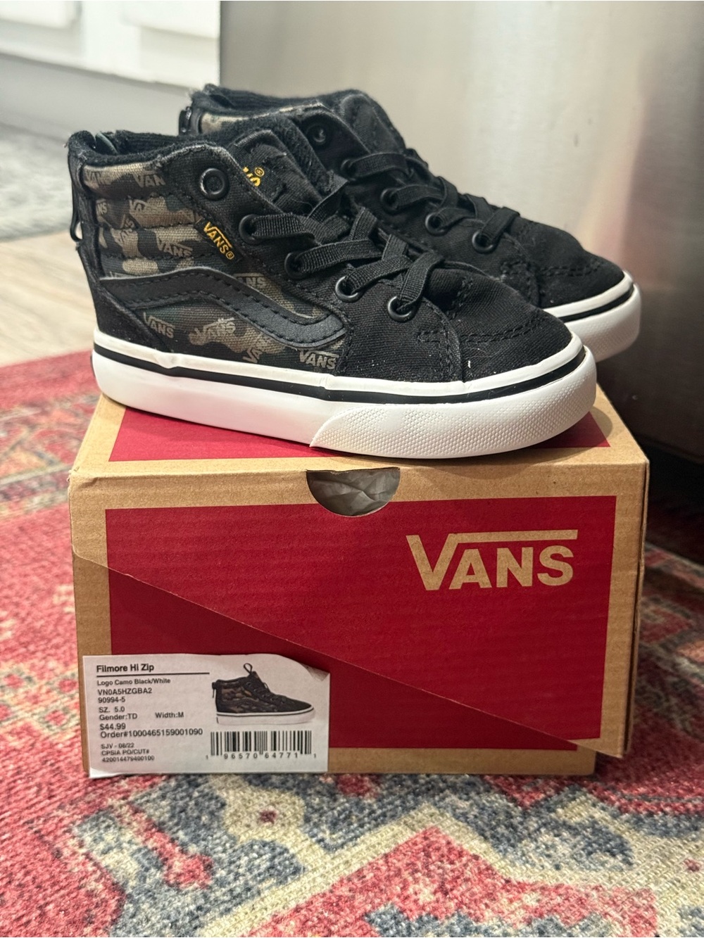 Vans Filmore Hi Zip Toddler Camo High Tops – Size 5